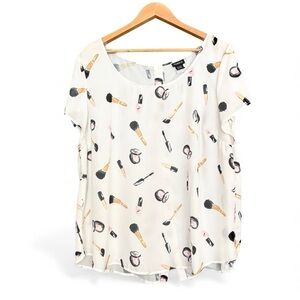 Torrid Makeup Print Blouse Button-Back Top White Size 2 (18/20)